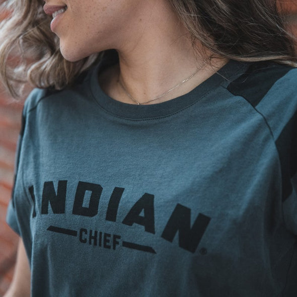 Women's Chief Stripe Sleeve T-Shirt -Charcoal